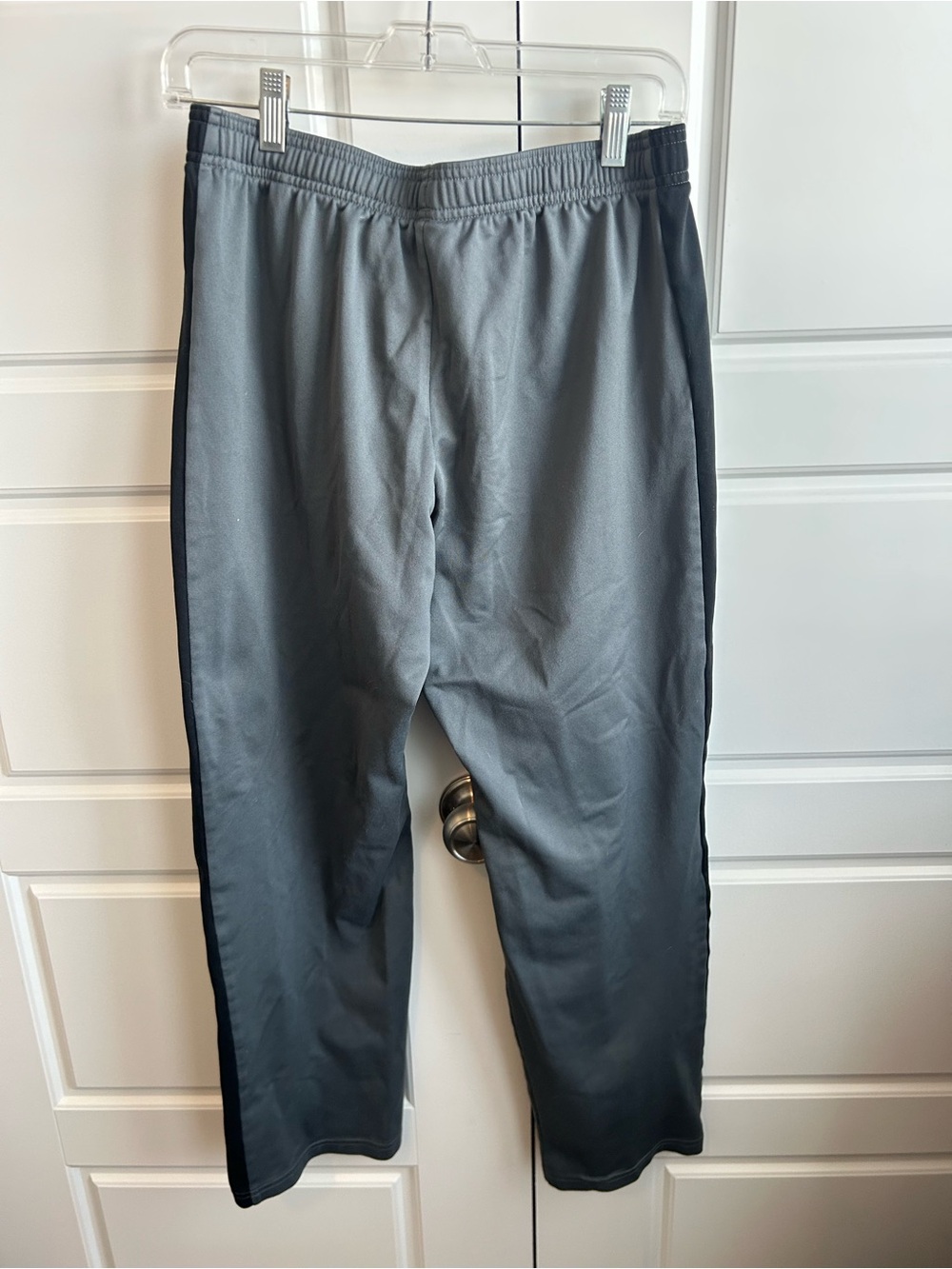 2 pair of Under Armour Gray and Black Boys Athletic Track Pants - Picture 7 of 11